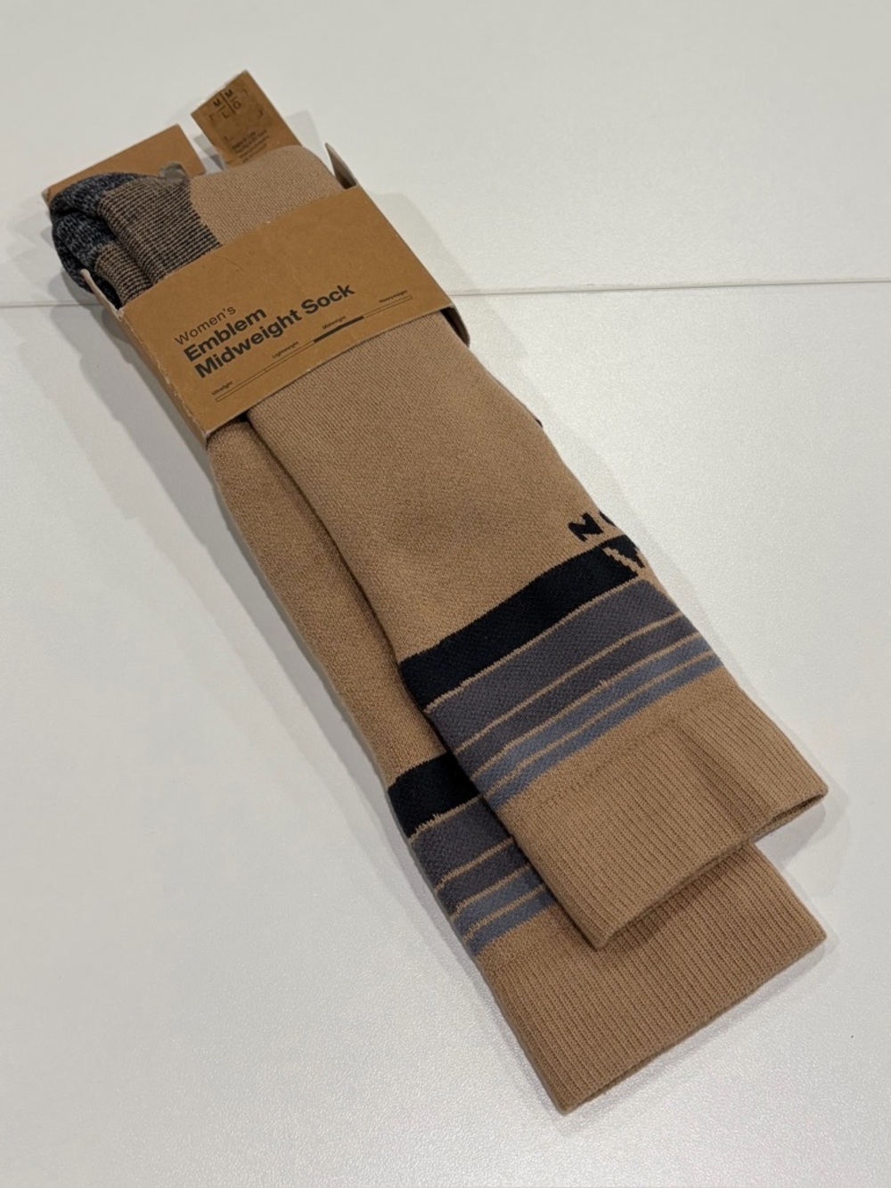 Burton Women's Medium Large Emblem Midweight Socks Ski Snowboard NWT Tan Brown